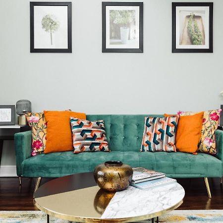 Beautiful Apartment In Guildford With Parking Send Exterior foto