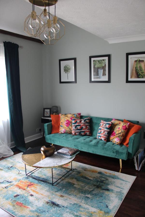 Beautiful Apartment In Guildford With Parking Send Exterior foto