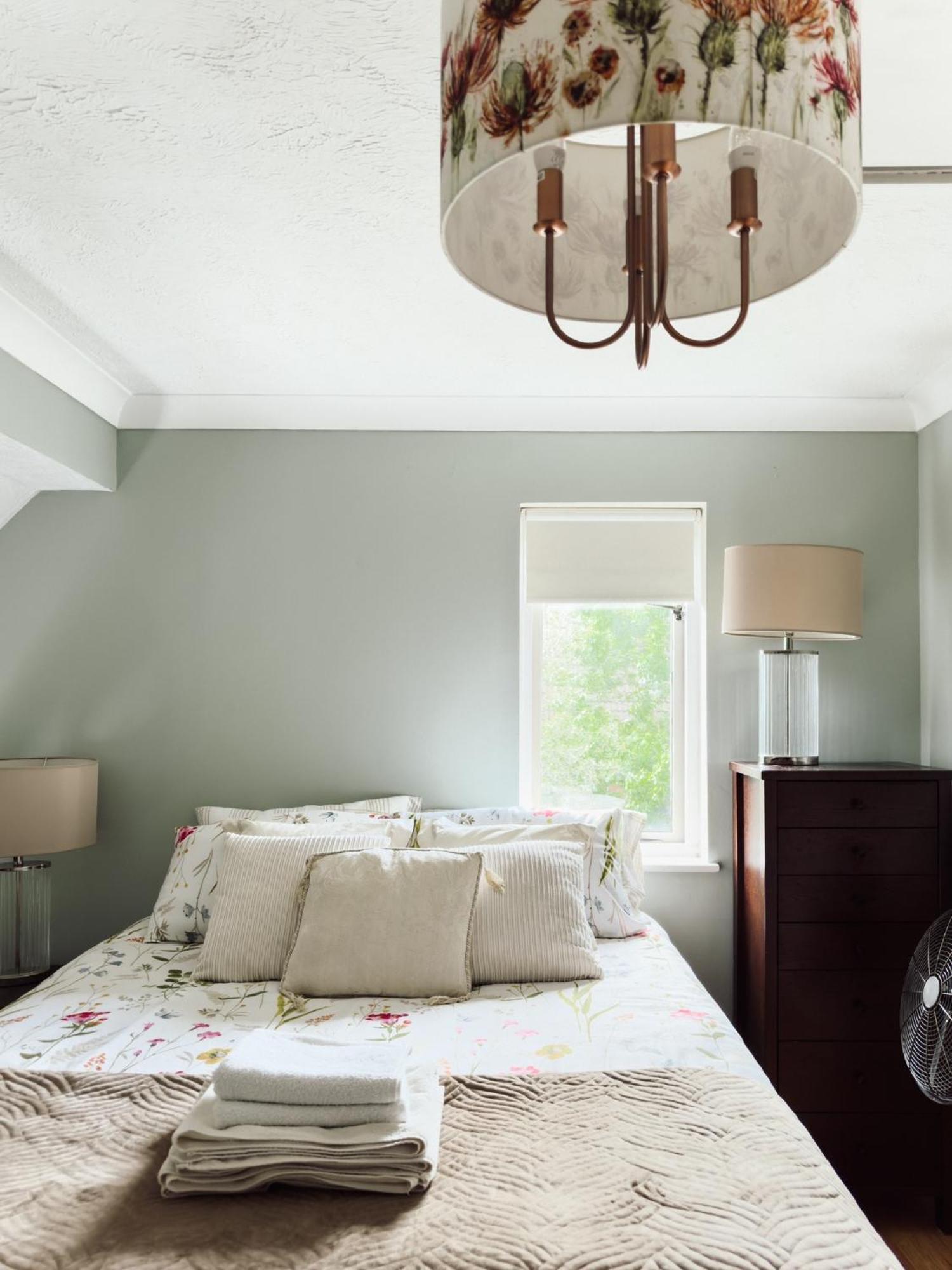 Beautiful Apartment In Guildford With Parking Send Exterior foto